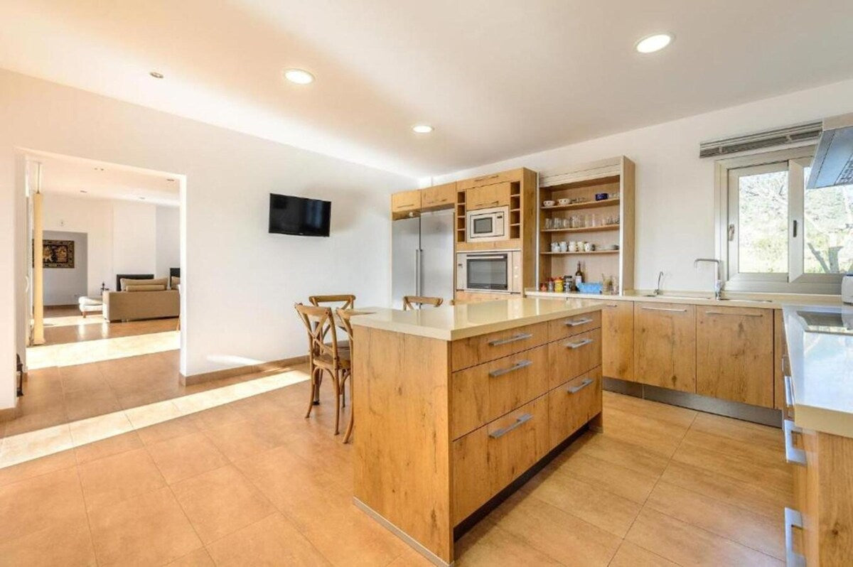 Comfy and Private Ibiza Villa in San Antonio