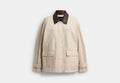 COACH® Women's Chaqueta De Campo Encerada en Beige, Talla Mediano | Body