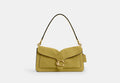 COACH® Women's Bolso De Hombro Tabby 36 en Verde | Cuir
