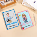 Cuaderno de espiral A5 con 120 páginas rayadas y texto Personalizado Multicolor Caricatura Profesor Borde Ondulado Regalo de agradecimiento para profesores en el Día del Maestro