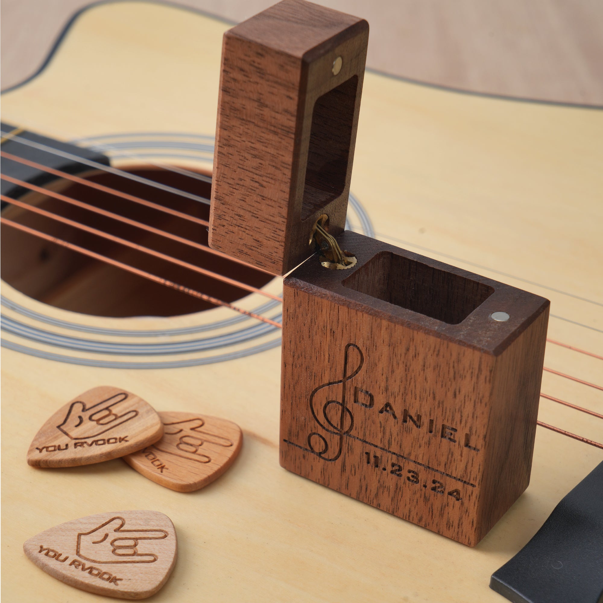 Juego de 5 púas de guitarra de madera personalizadas con nombre y nota Regalo de cumpleaños para músico Guitarrista
