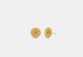 COACH® Women's Pendientes Texturizados Tipo Dormilona De Moneda De Firma en Amarillo | Métal