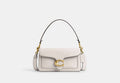 COACH® Women's Bolso de hombro Tabby 26 en Blanco | Cuir