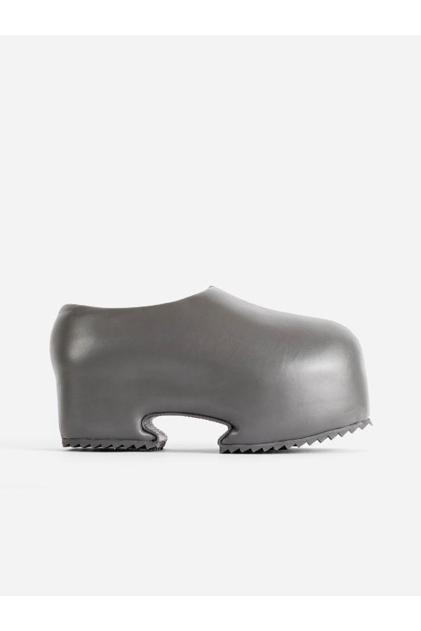 Yume Yume Molded Leather Sculptural Clog — Gray