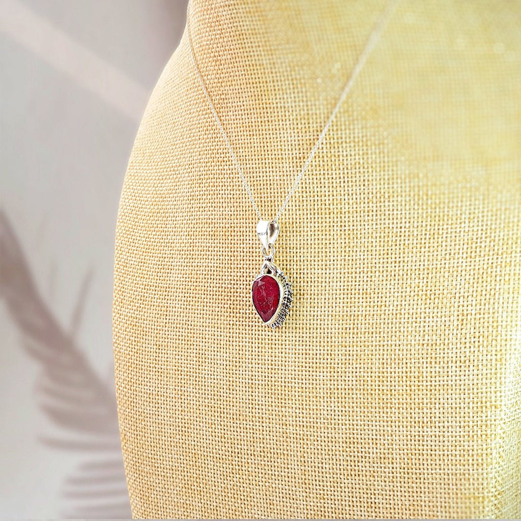 Colgante Agra Rubí y Plata de Ley 925