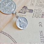 Colgante Doble Protección San Benito & San Judas Tadeo – Plata de Ley 925