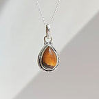 Colgante 'Hina' Ojo de Tigre y Plata de Ley 925