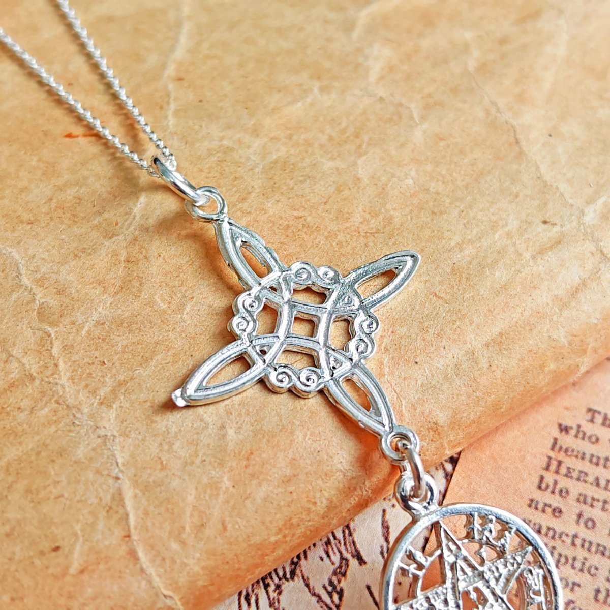 Colgante Nudo de Bruja & Tetragramaton S925 'Brillante'
