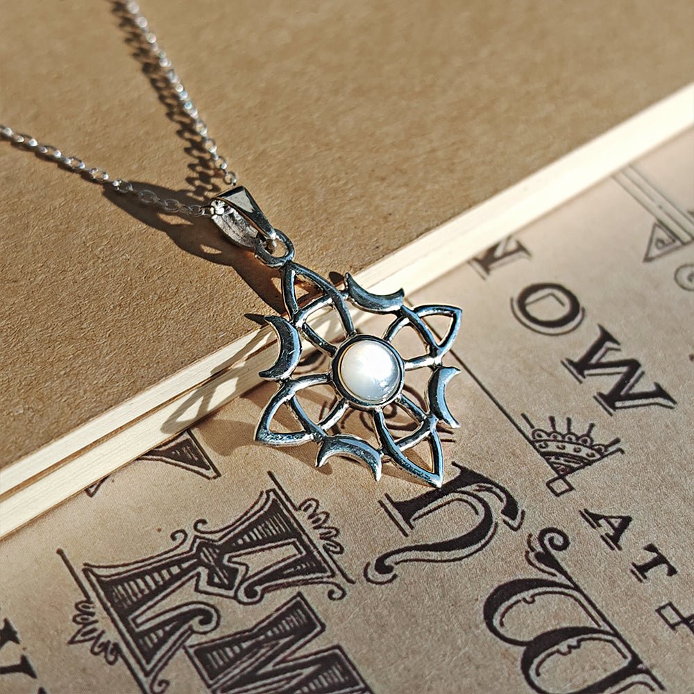 Colgante Nudo de Bruja Wicca con Nácar - Plata de Ley 925