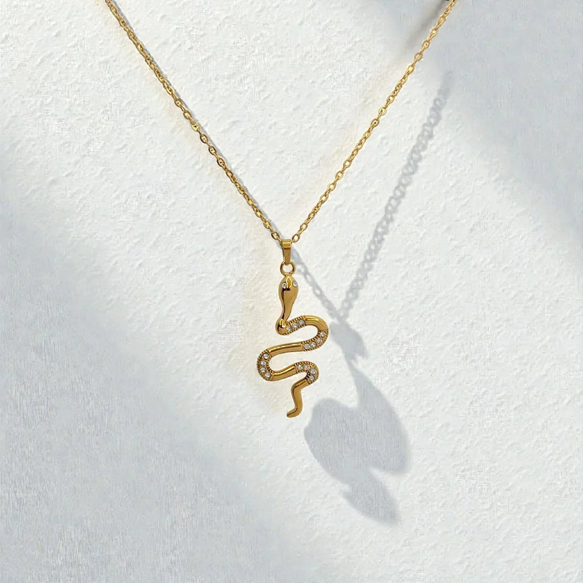 Colgante Serpiente con zircones