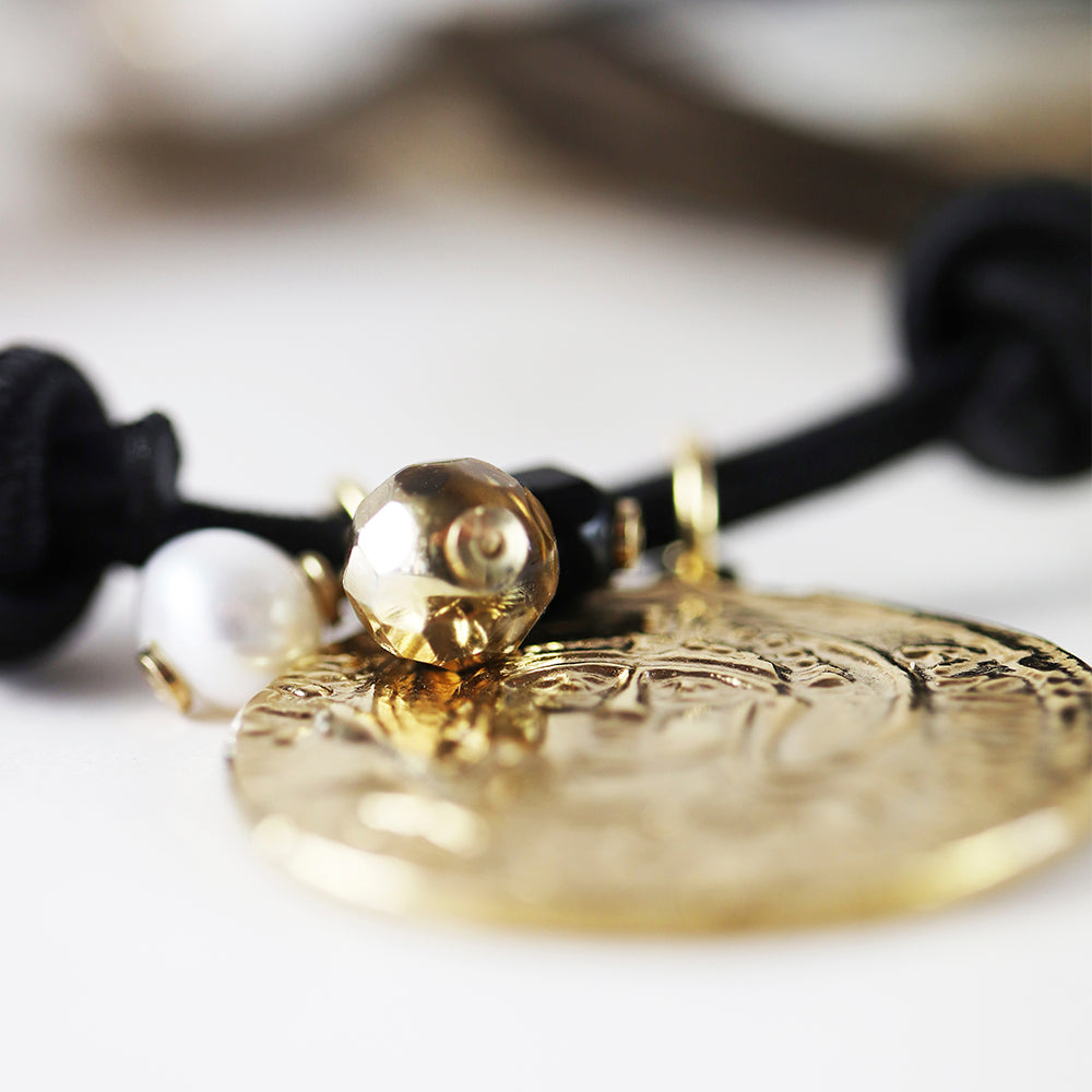 Collar corto moneda Auriga