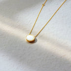 Collar Essentia Piedra de Luna - Baño de Oro 18K