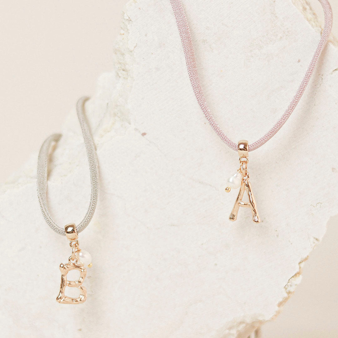Collar LETTER perlita