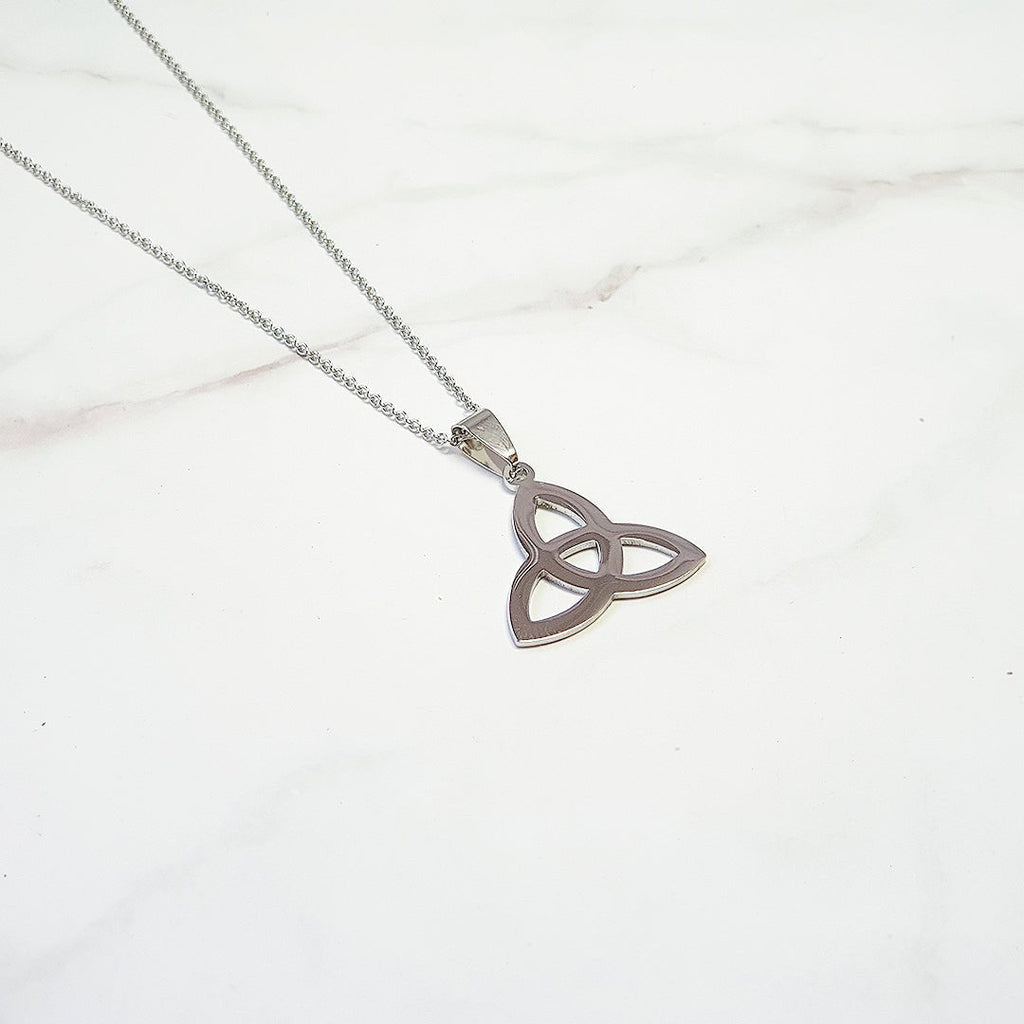 Collar Triqueta