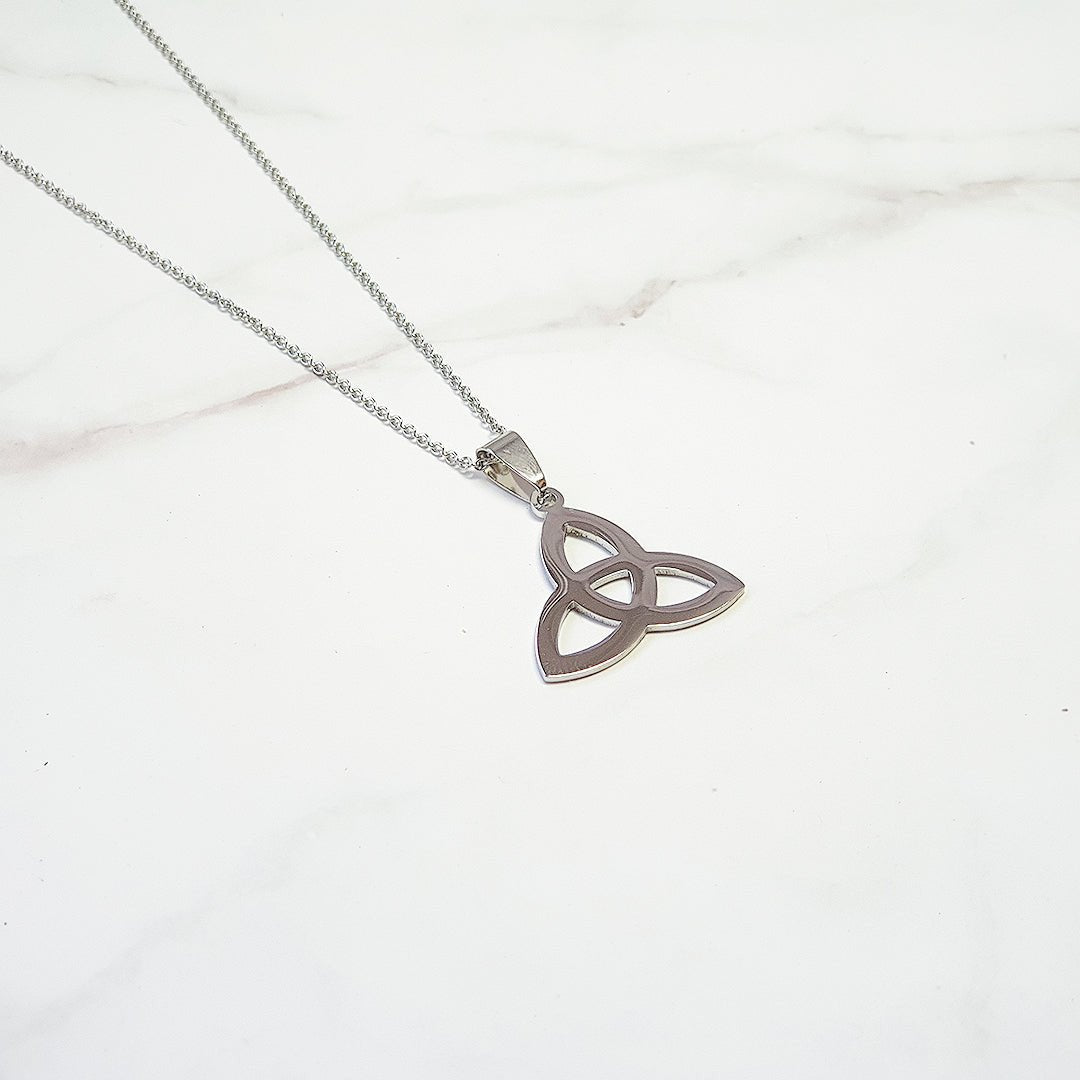 Collar Triqueta