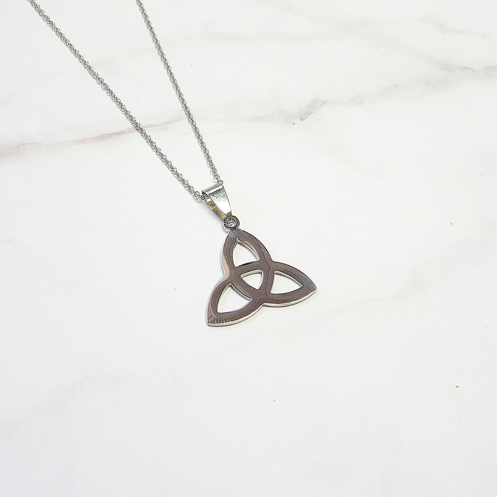 Collar Triqueta