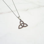 Collar Triqueta