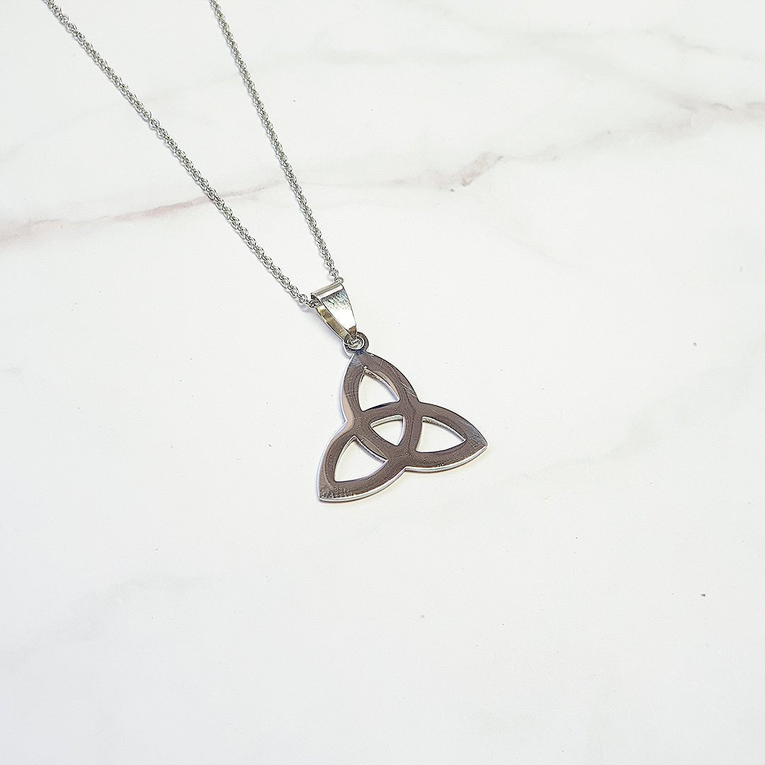Collar Triqueta