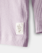 Conjunto 3 piezas, camiseta de algodón, pantalón y gorro, diseño liso en color lavanda