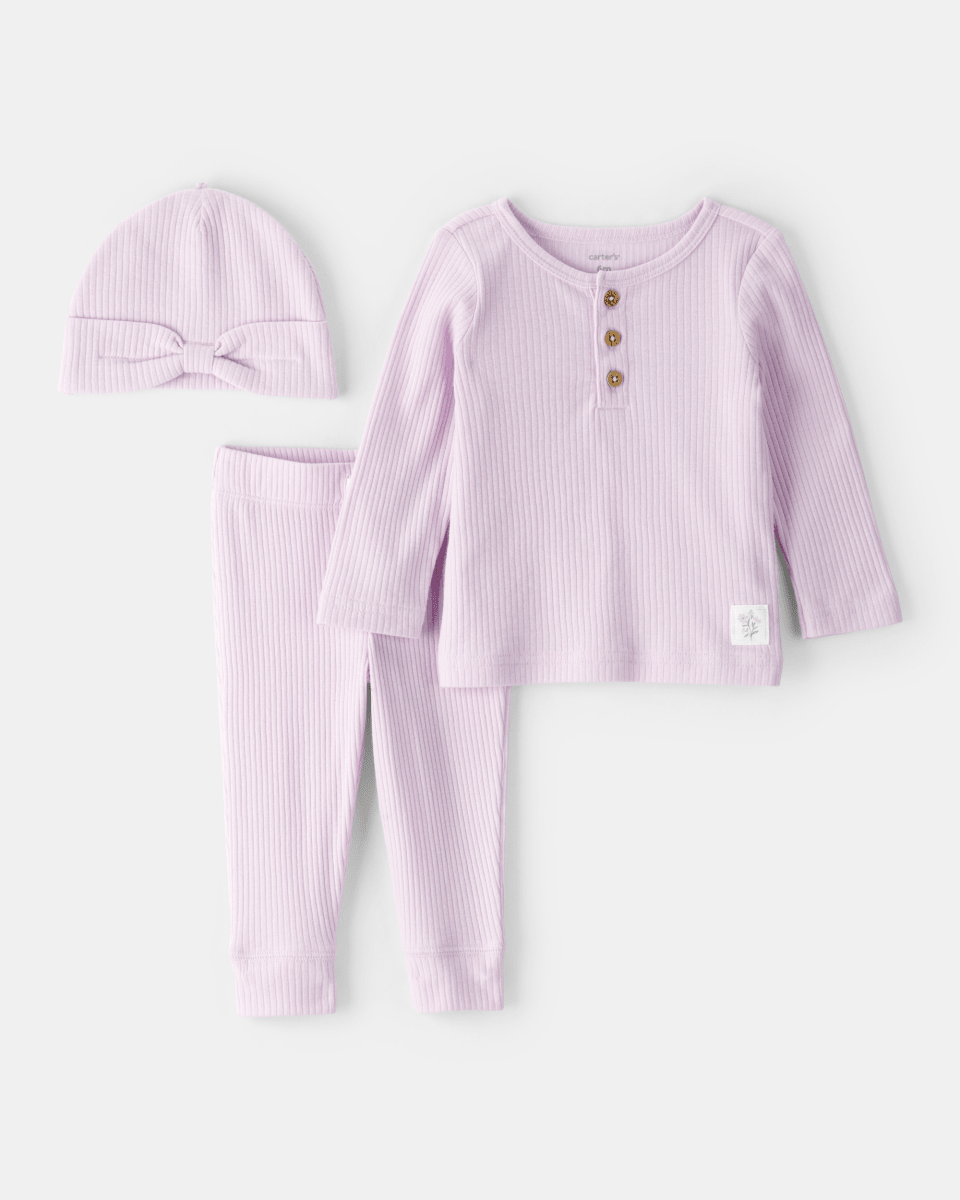 Conjunto 3 piezas, camiseta de algodón, pantalón y gorro, diseño liso en color lavanda