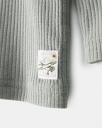 Conjunto 3 piezas de pantalón, camiseta y gorro térmico