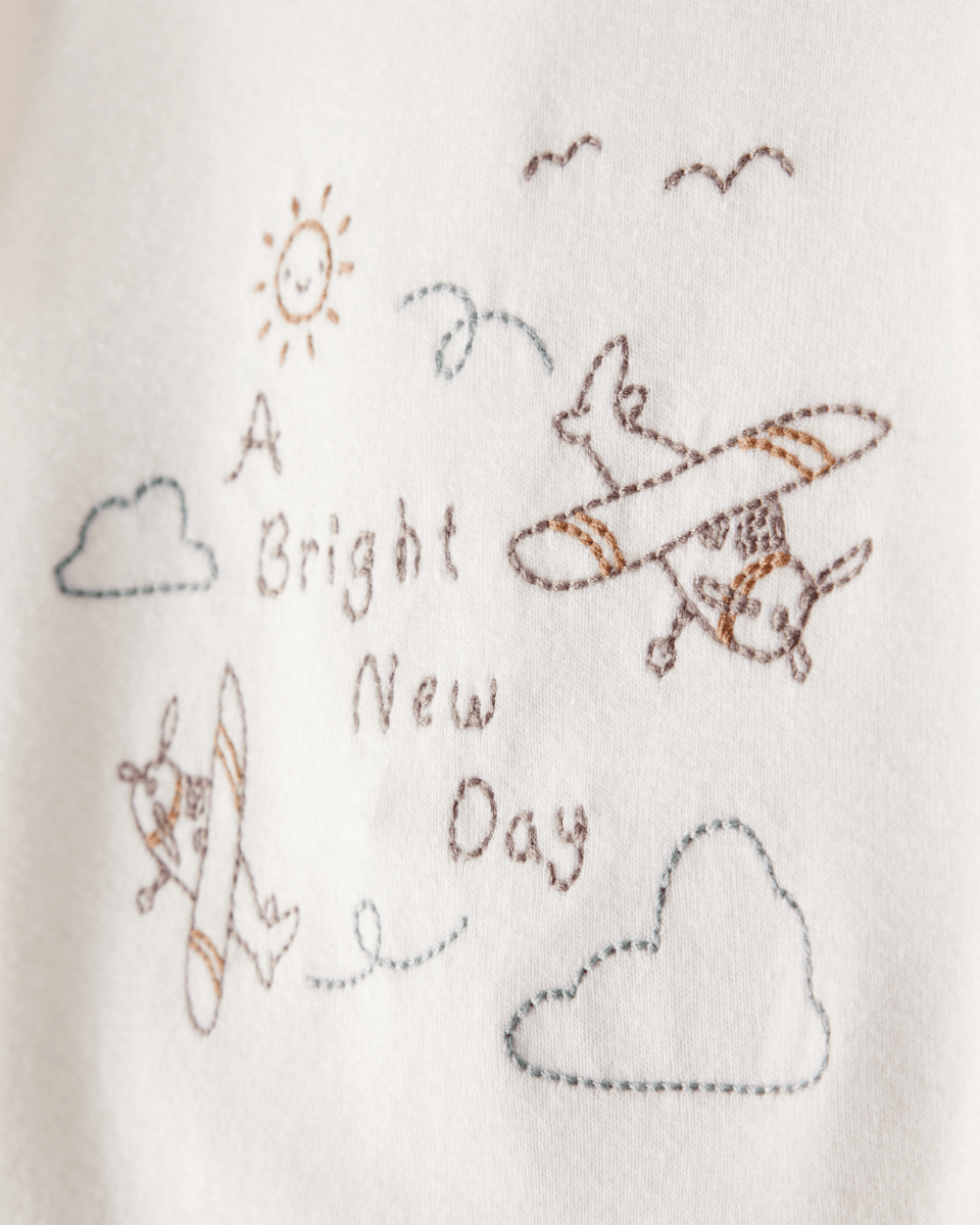 Conjunto 4 piezas de algodón, pantalón, camiseta, medias y gorro, diseño aviones
