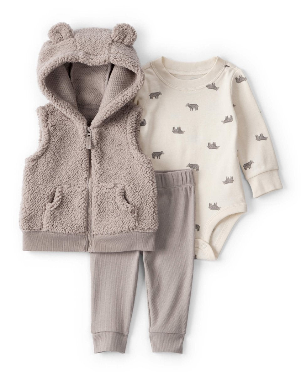 Conjunto tres piezas chaleco con oso, body y pantalón marfil