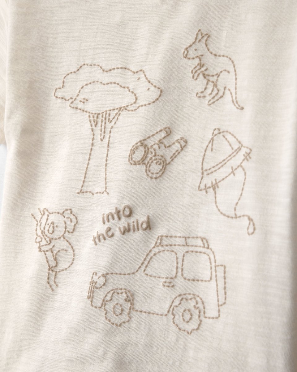 Conjunto tres piezas de algodón con camiseta, body y pantalón corto con diseño “Into the Wild”