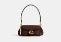 COACH® Women's Bolso de hombro Tabby 20 en lona de firma en Castaño | Pvc