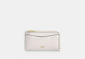 COACH® Women's Tarjetero con cremallera New York en Blanco | Cuir