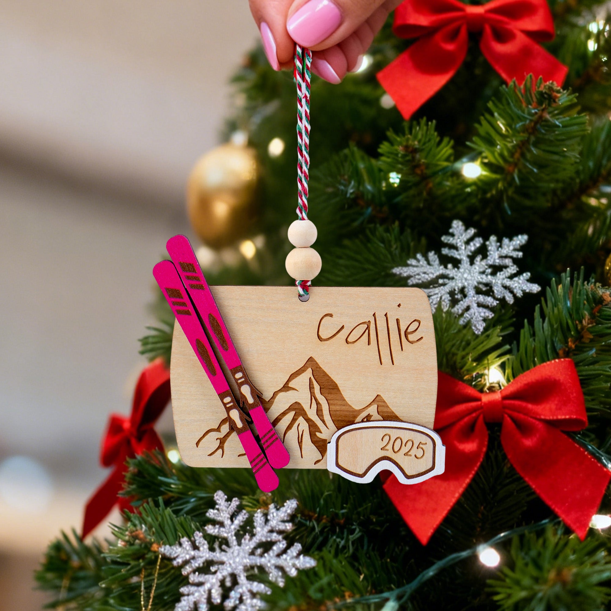 Adorno de madera personalizado con nombre y año para el árbol de Navidad Regalo navideño para los amantes del esquí