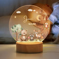 Luz nocturna LED personalizada con animales del bosque nombre y base de madera decoración para habitación regalo de cumpleaños para niños