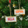 Adorno de madera personalizado estilo matrícula de conductor con nombre del año y cordón Decoración del hogar Regalo de Navidad para la familia Amigos Adolescente