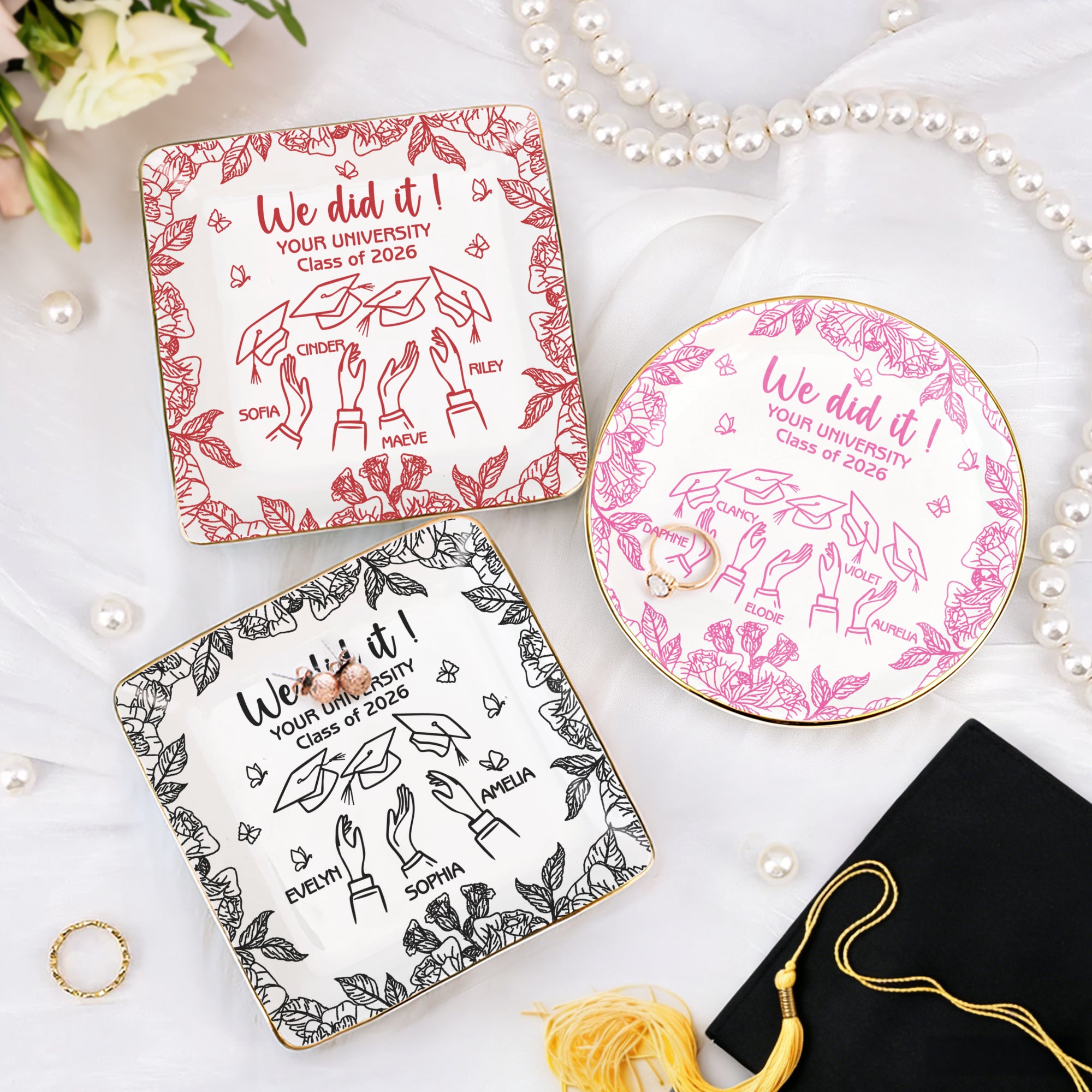 Personalizado Multicolor Graduación Cap Toss Diseño Cerámica Trinket Joyería Plato con Nombre y Año Decoración del Hogar Regalo de Graduación para Amigos Graduados
