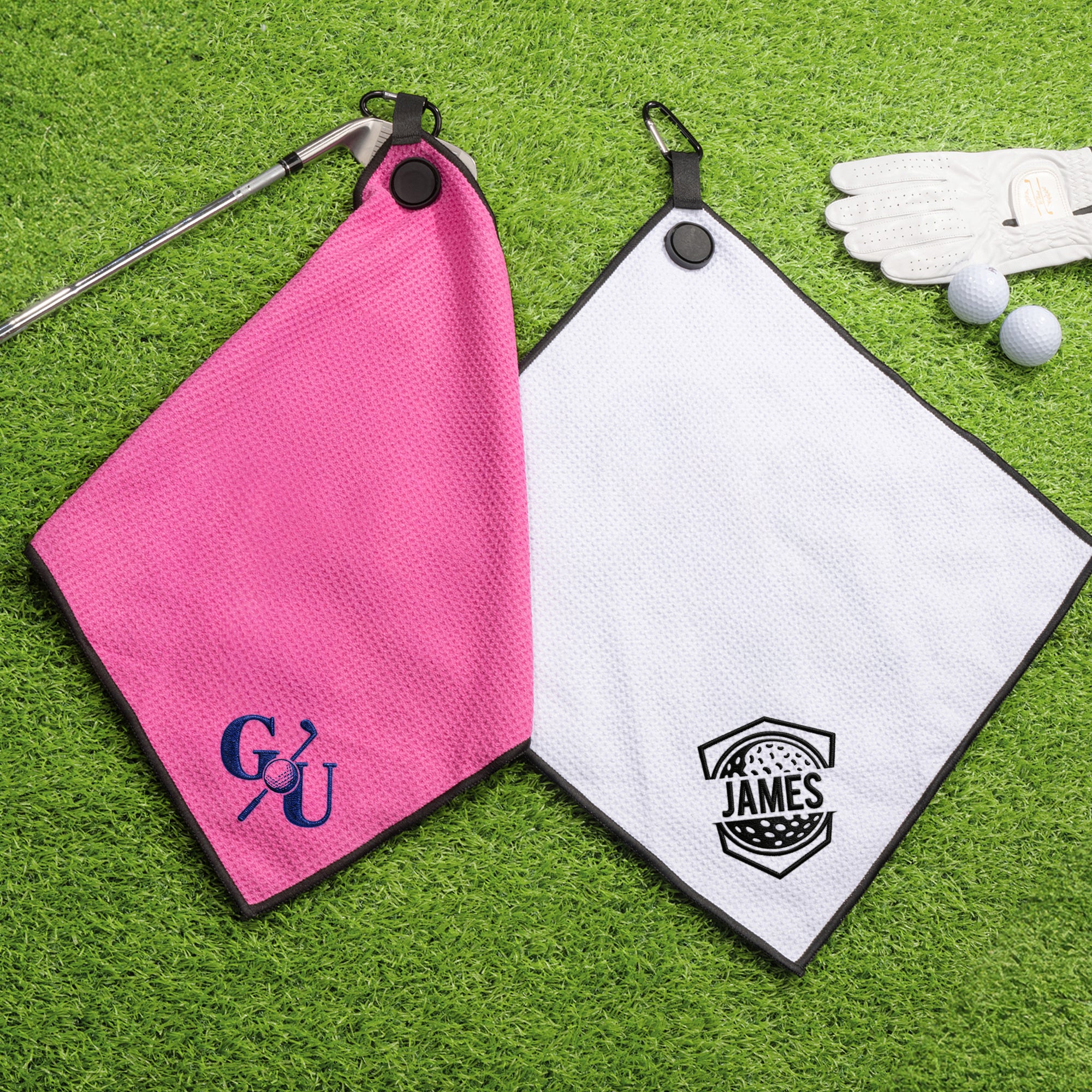 Toalla de golf personalizada con bordado de monograma y pinza para colgar. Regalo para jugadores de golf.