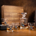Decantador de Whisky Personalizado con Personaje de Dibujos Animados y 2 Copas con Nombre Regalo de Jubilación para Hombres Amantes del Whisky