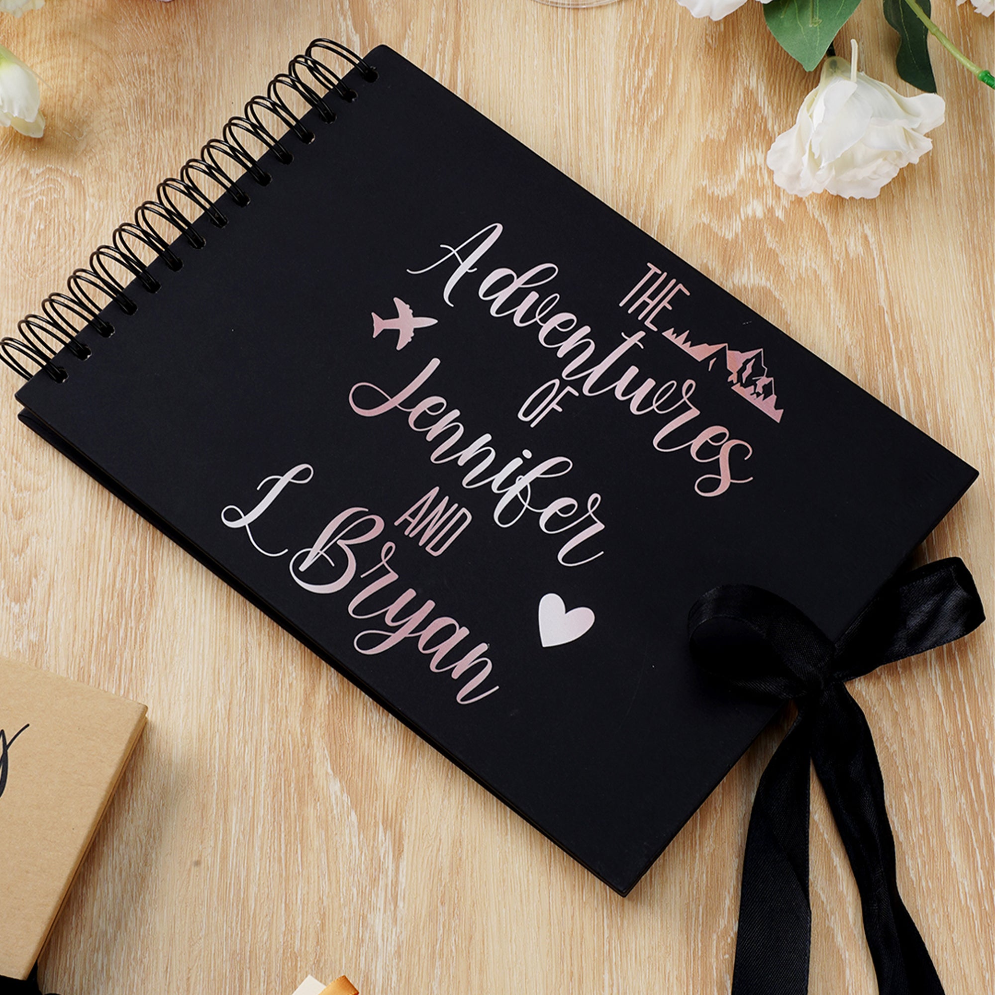 Personalizado romántico línea de arte álbum de fotos álbum de recortes con el nombre y el texto Aniversario de San Valentín Día de regalo para la pareja amada Uno