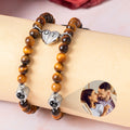 Personalizada de proyección de fotos de cuentas pulsera elástica Juego de 2 con la inicial grabada Cumpleaños Día de San Valentín Aniversario Regalo para Parejas Amigos