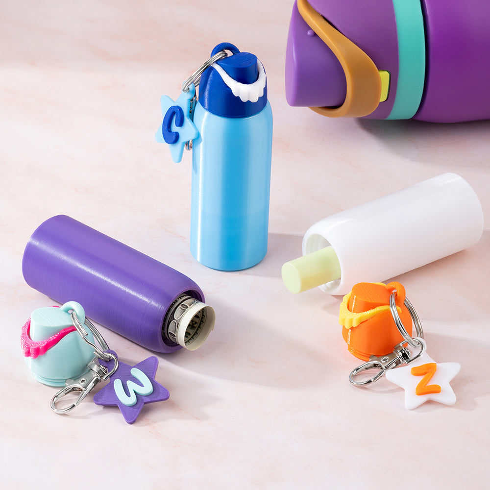 Personalizado 3D Impreso Mini Vaso Llavero Inicial Chapstick Titular con Tapa Extraíble Cumpleaños Mochila Accesorios Regalo para Mujeres Estudiantes