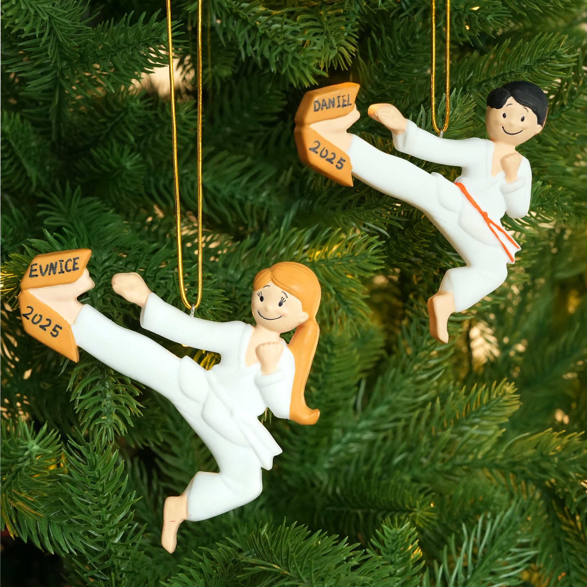 Adorno de Navidad personalizado con el nombre del personaje de kárate Decoración navideña Hito de kárate Recuerdo de vacaciones Regalo para niños Estudiantes de kárate
