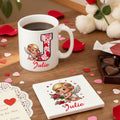 Taza de Cerámica con Nombre y Posavasos Personalizada Ángel Cupido Rosa Diseño Corazón 11 oz 15 oz Regalo de San Valentín para Ella Él