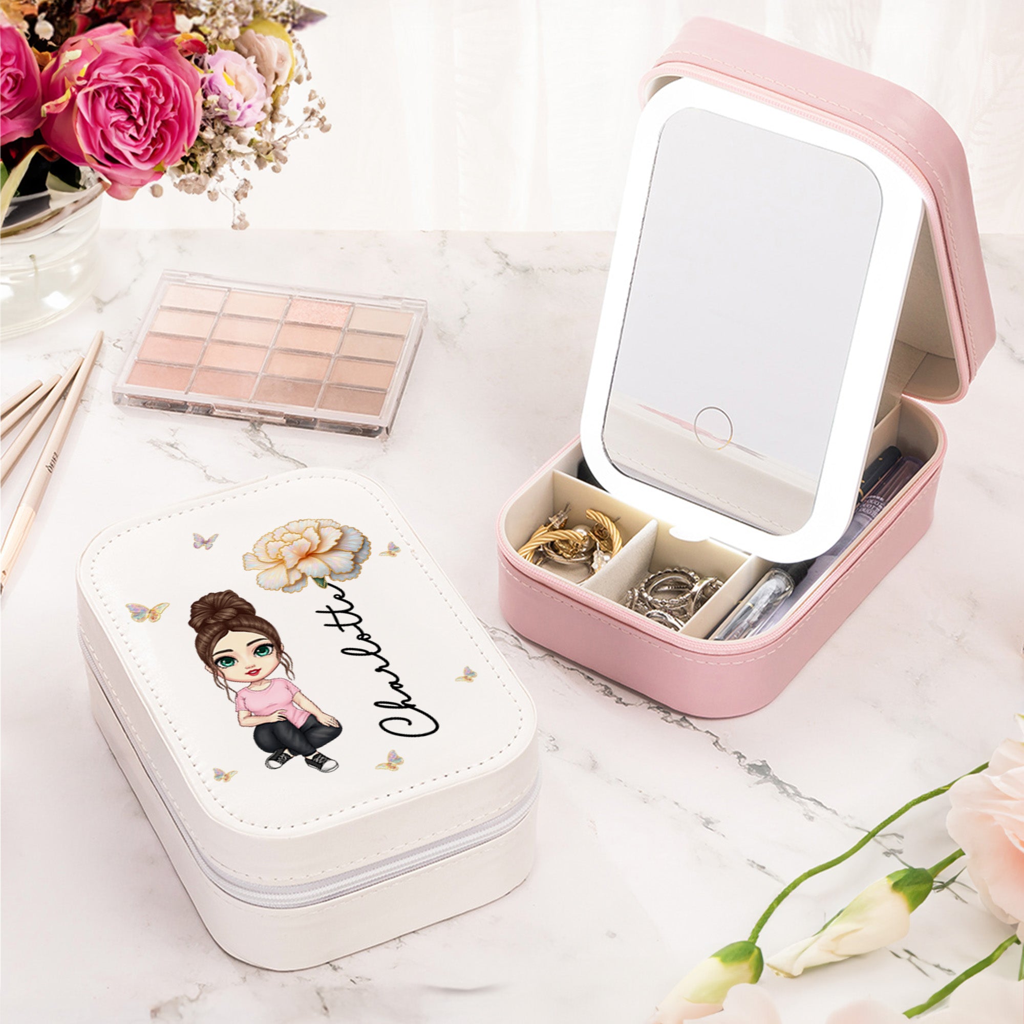 Personalizado de dibujos animados flor de nacimiento de cuero PU joyero con nombre y LED de tres colores ajustable espejo de maquillaje regalo de cumpleaños para las mujeres