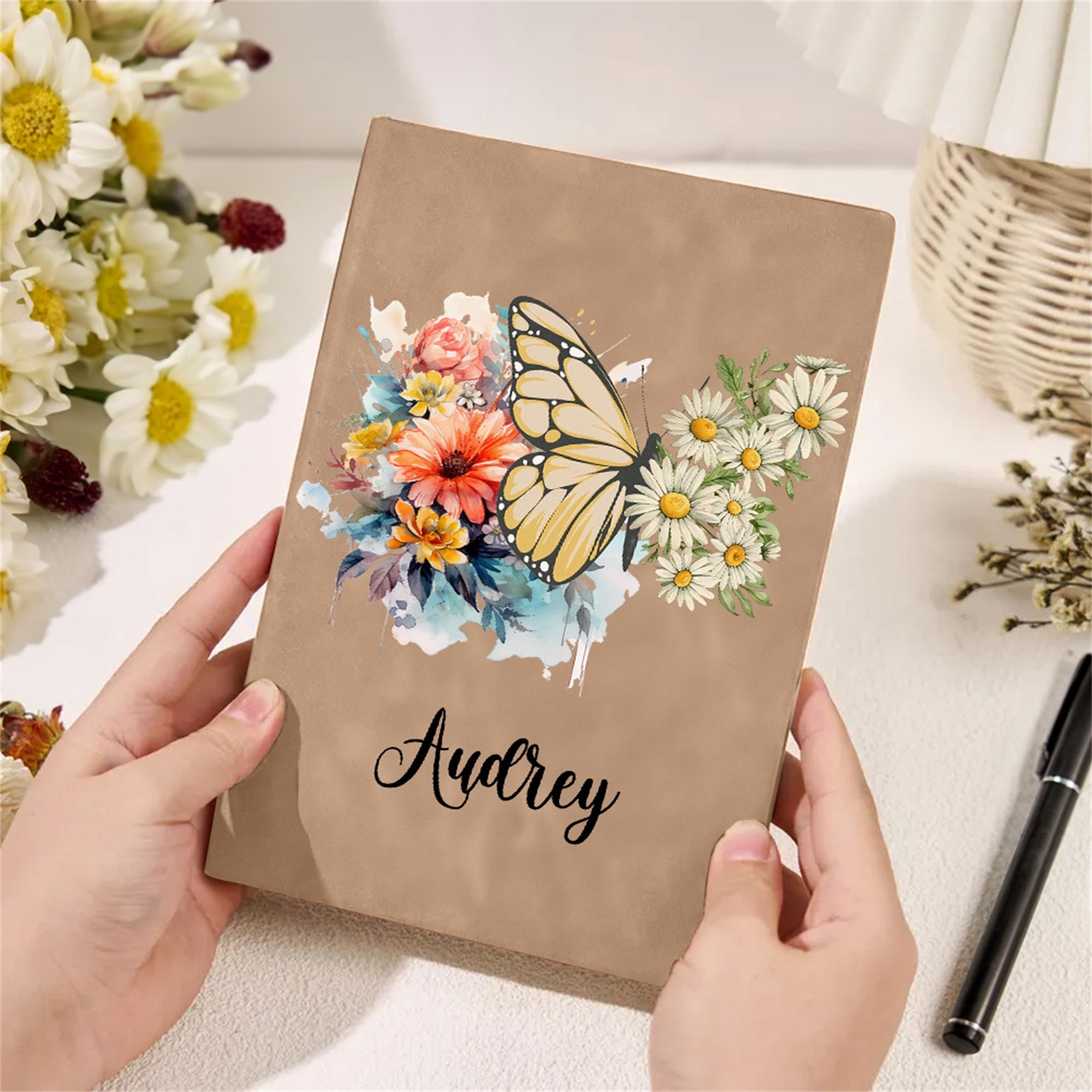 Personalizada Nacimiento Flor Mariposa Oveja Cuaderno de cuero con 200 páginas rayadas y nombre Cumpleaños Aniversario Regalo para los trabajadores de oficina Amigos