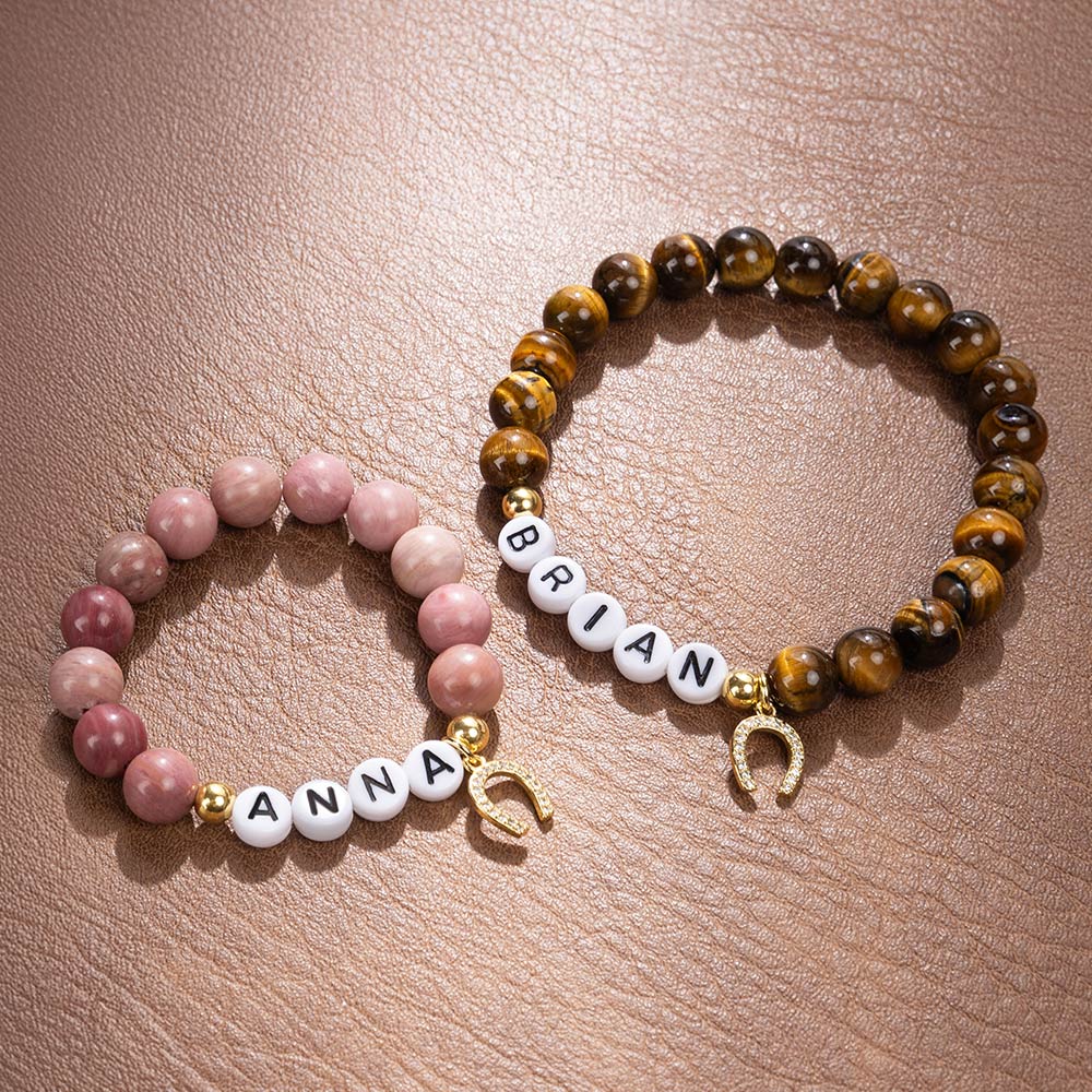 Personalizada Herradura de la suerte Piedras preciosas naturales Pulsera de cuentas con nombre y cordón elástico Cumpleaños Aniversario Regalo para los amantes de los caballos Ecuestres