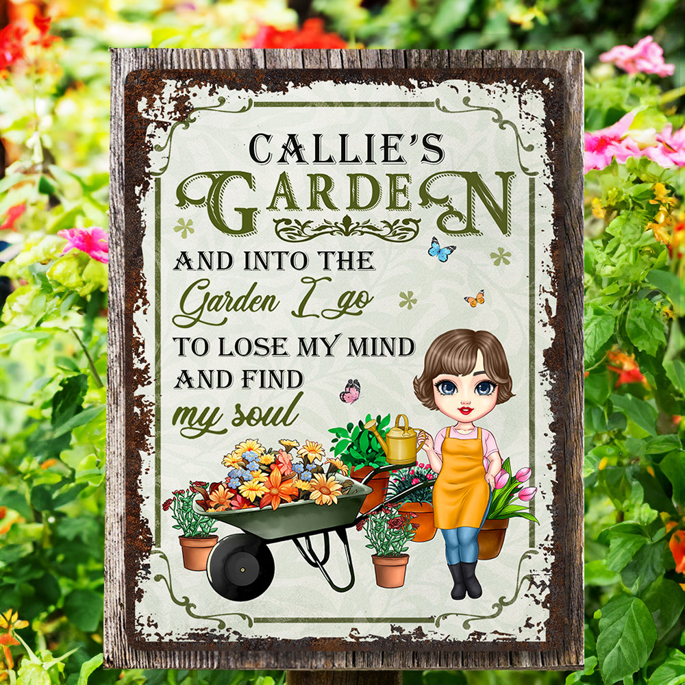 Personalizado Retro Cartoon Jardinería Personaje Vertical Metal Signo con Nombre Jardín Decoración Cumpleaños Housewarming Regalo para la abuela Mamá Familia