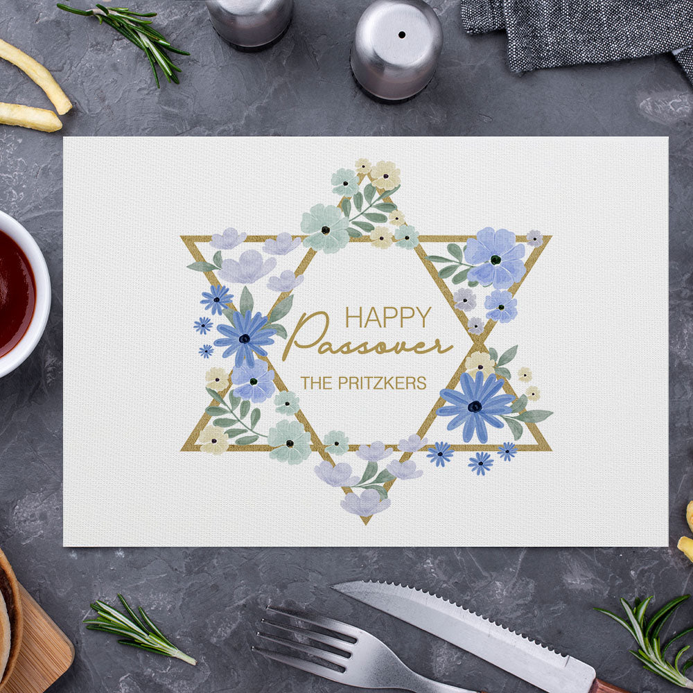 Set de 2 manteles individuales personalizados Happy Passover Floral Jewish Star con el nombre de la familia Decoración de mesa de comedor Regalo judío festivo para la familia