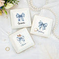 Personalizado Azul Bow Square Ronda de cerámica Trinket Joyería Plato con Nombre Decoración del Hogar Cumpleaños Aniversario Regalo para Mujeres Joyería Entusiastas
