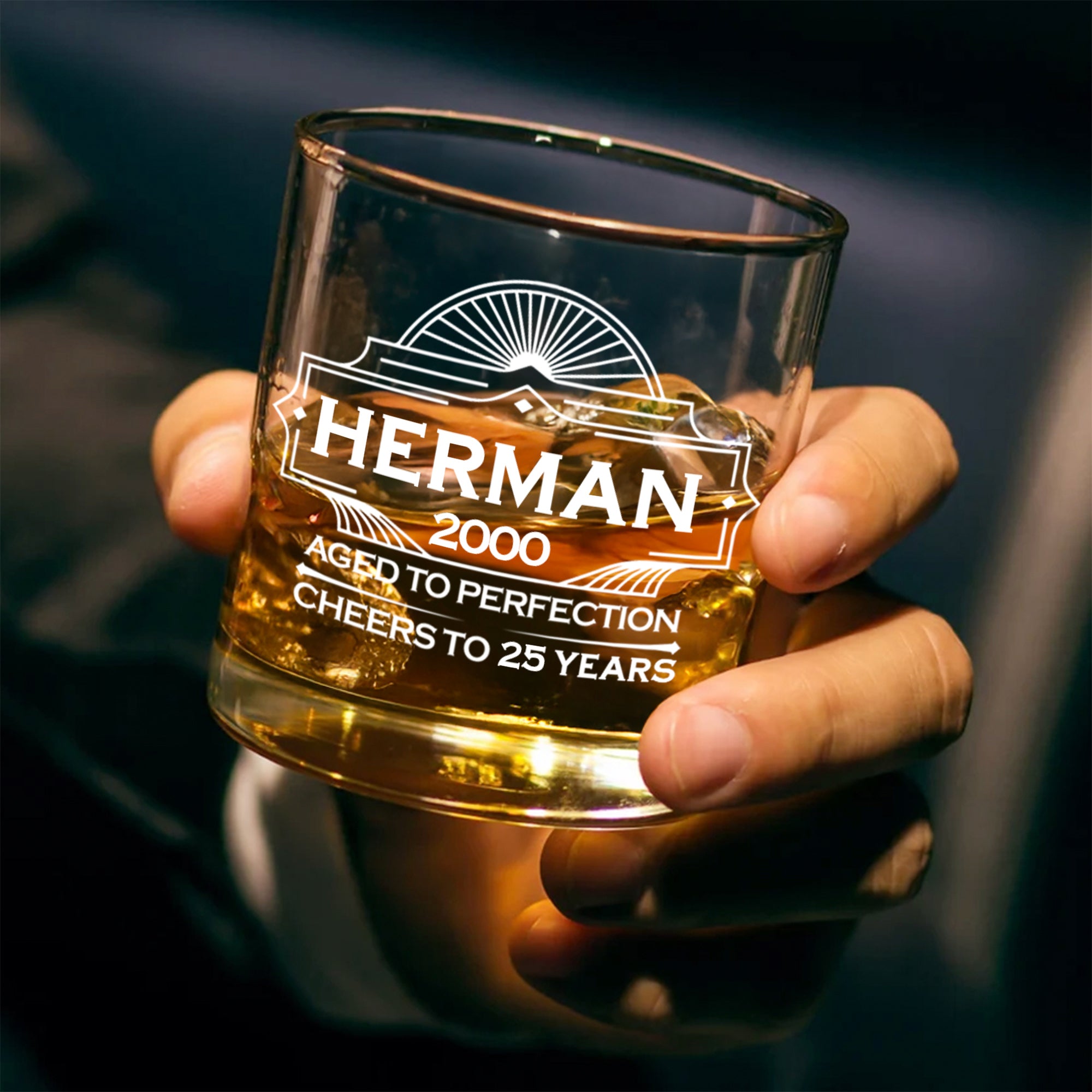 Envejecido a la Perfección 10 oz Old Fashioned Rock Whiskey Glass con Nombre Año y Edad Aniversario Cumpleaños Regalo para Hombres Amantes del Whisky