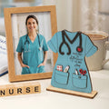 Adorno de uniforme de enfermera personalizado con título y nombre Decoración de madera Semana de la enfermera Día de la enfermera Regalo para enfermera