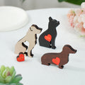 Personalizada Mini Pocket Dog Figurita de Madera Placa con Corazón Rojo Nombre Grabado Estatua Coleccionable Escritorio Decoración Regalo de Cumpleaños para Amantes de los Perros Dueños